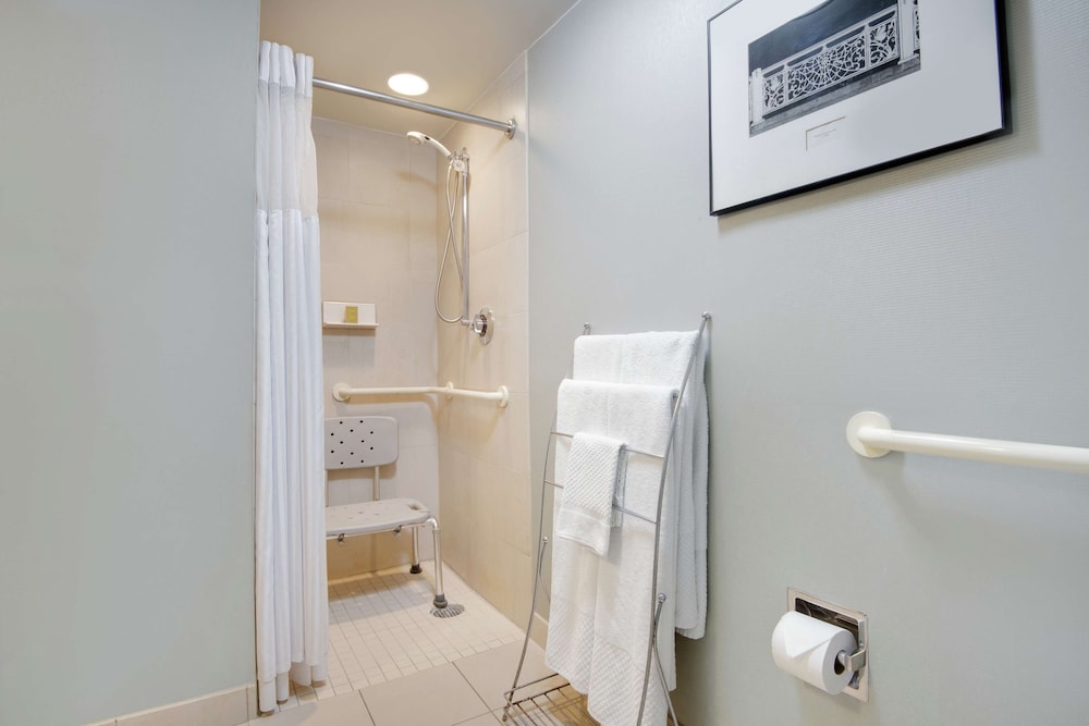 DoubleTree by Hilton Stamford - photo 44
