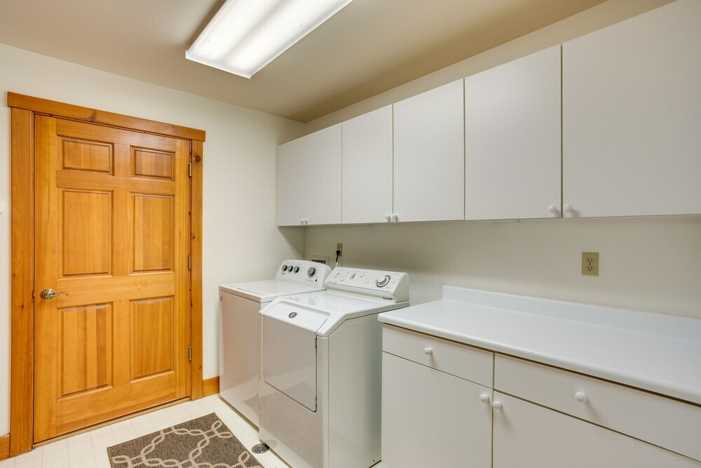 1 Mi to Beaver Creek Resort Townhome with Hot Tub - photo 14