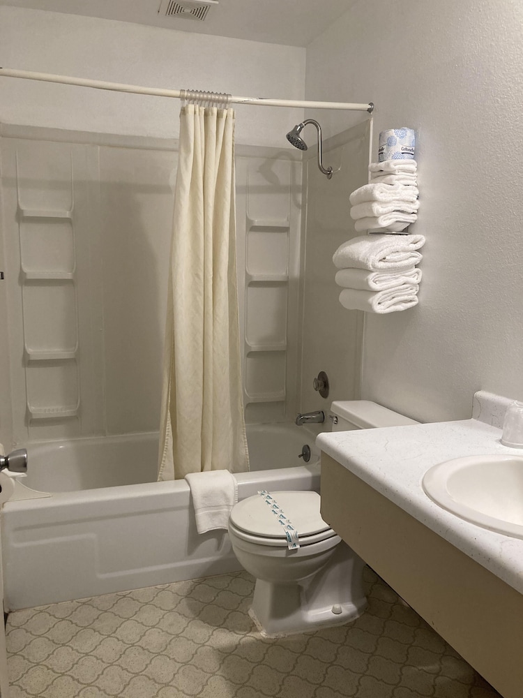 Travelodge by Wyndham Canyonville - photo 22