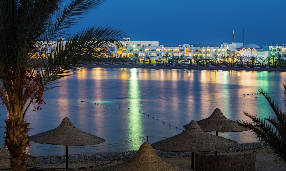 Coral Sun Beach Safaga — Safaga