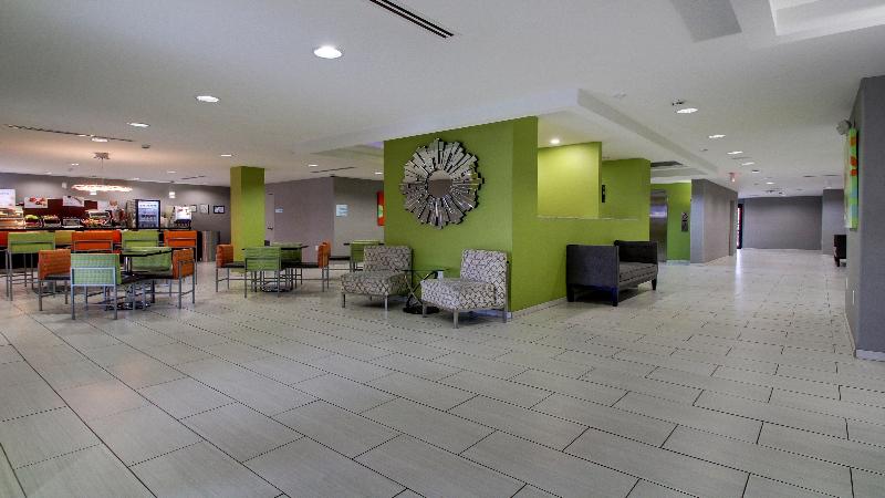 Holiday Inn Express & Suites Jackson Downtown Coliseum by IHG - photo 5
