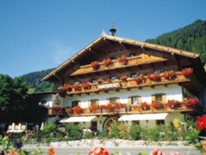 Landgasthof Dorferwirt - carbon neutral hotel in Oberau