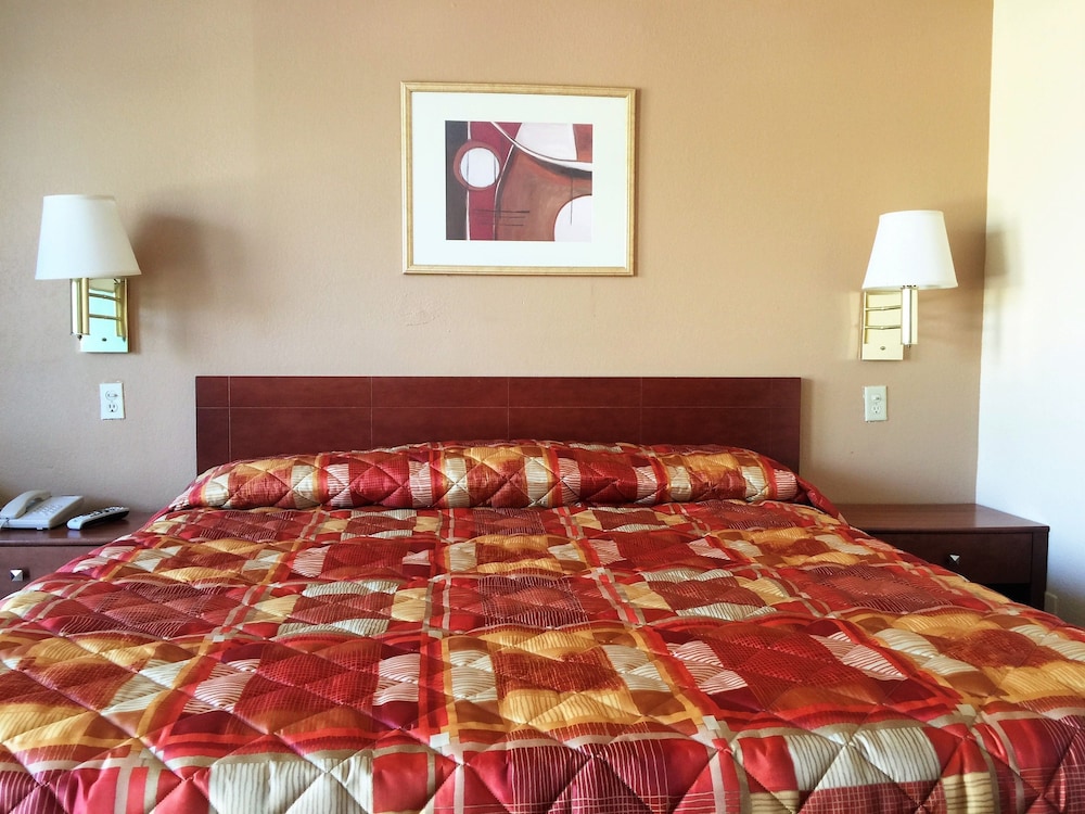 Bama Inn — hotel in Huntsville
