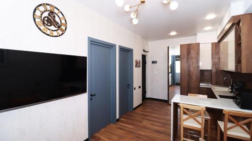 Newly Renovated Stylish 1BR Apartment For 4