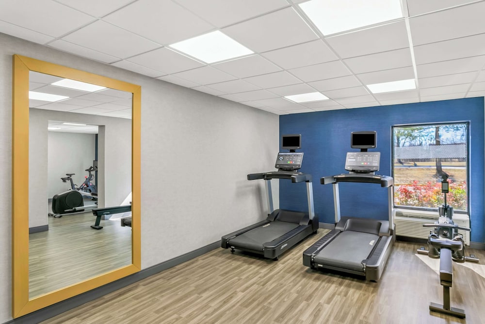 Hampton Inn Bowie - photo 31