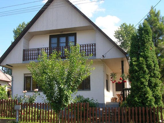 Attila Vendégház — 4-Star Luxury Hotel in Balatonboglar, Hungary
