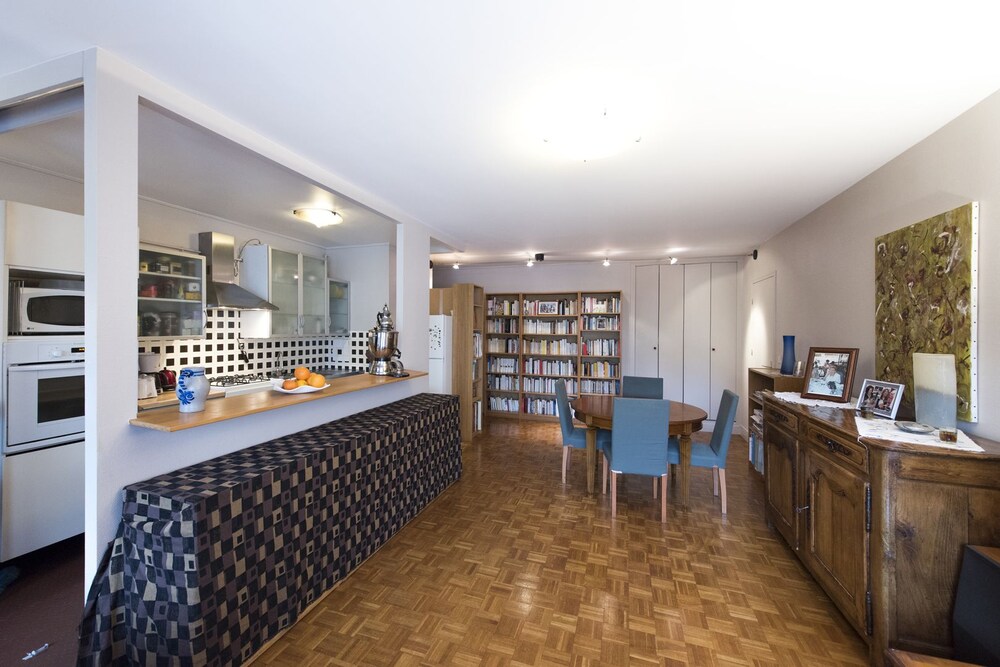 Place de la Bastille Flat — 5-Star Luxury Hotel in Paris, France