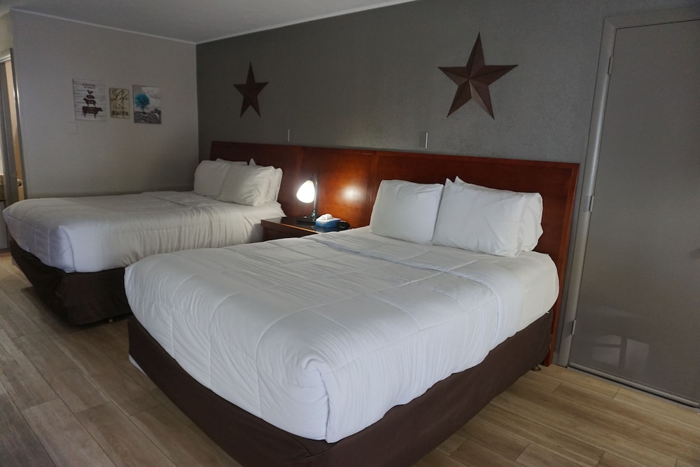 Harvest Drive Family Inn - photo 5