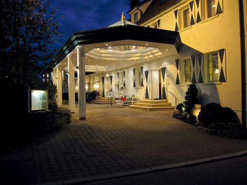 Hotel Restaurant Arneggers Adler — hotel in Tiefenbronn