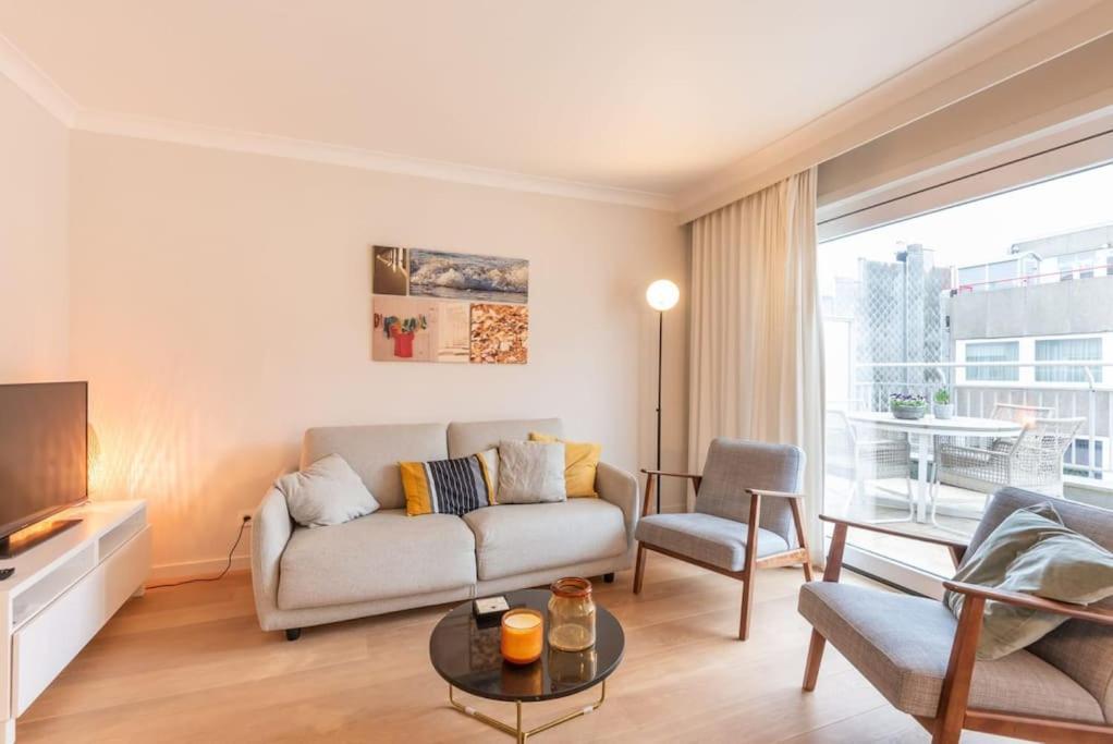 Modern apartment with large terrace close to the sea — 4-Star Luxury Hotel in Ostend, Belgium