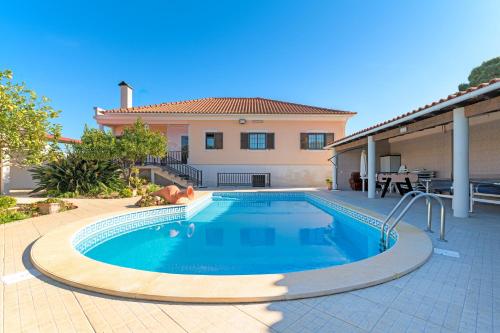 Beautiful Deluxe Villa 4 Bedroom — 4-Star Luxury Hotel in Santiago Do Cacem, Portugal