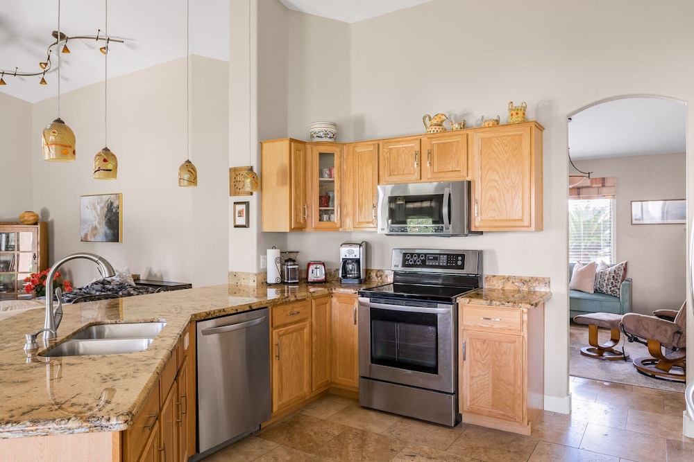 Val Vista Lakes Gilbert 3BD Beautiful Oasis - photo 8