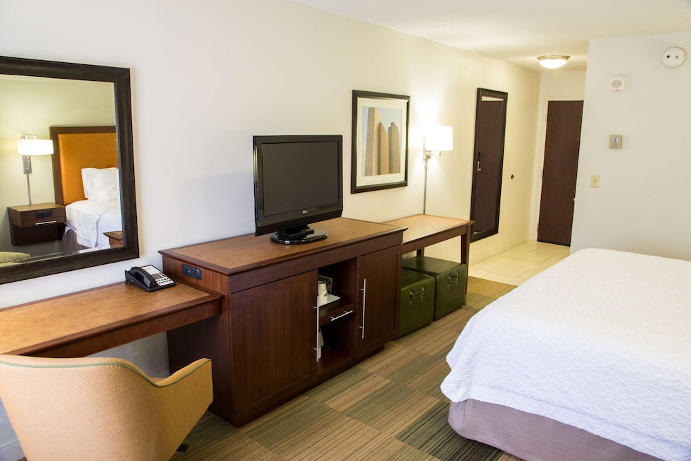 Hampton Inn & Suites Albany Downtown - photo 7