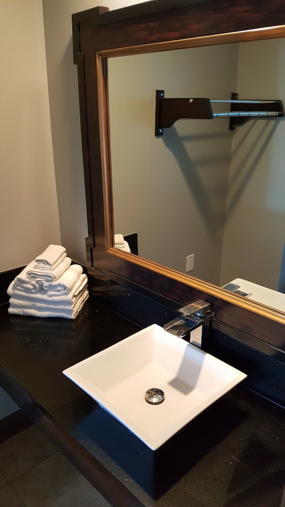 Fortuna Redwood Inn - photo 11