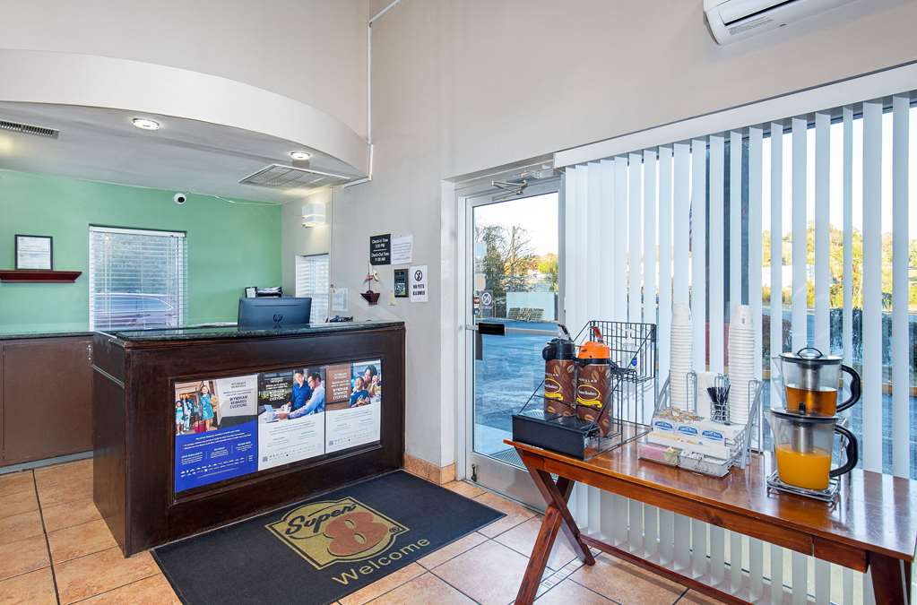 Super 8 by Wyndham Kingsport - photo 4