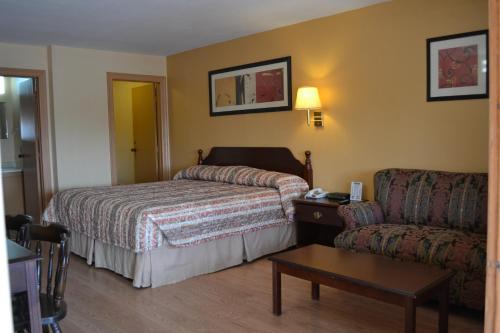 Deluxe Inn and Suites Weslaco - photo 12