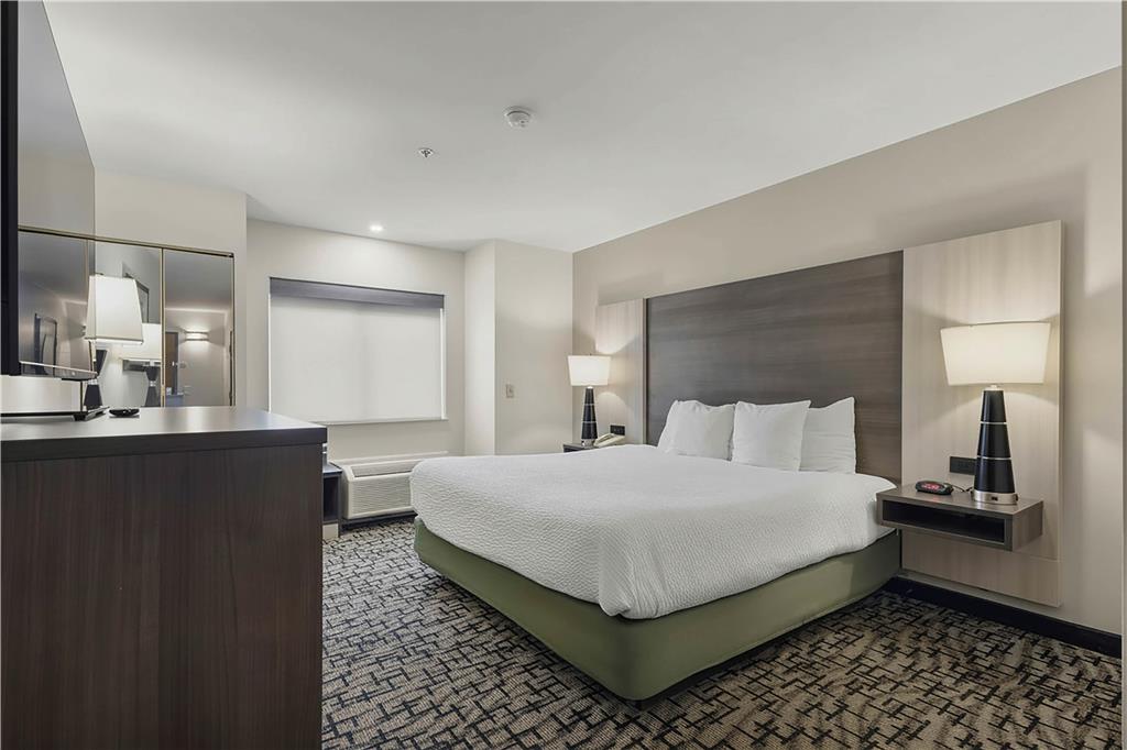 Best Western Crown Inn & Suites - photo 6