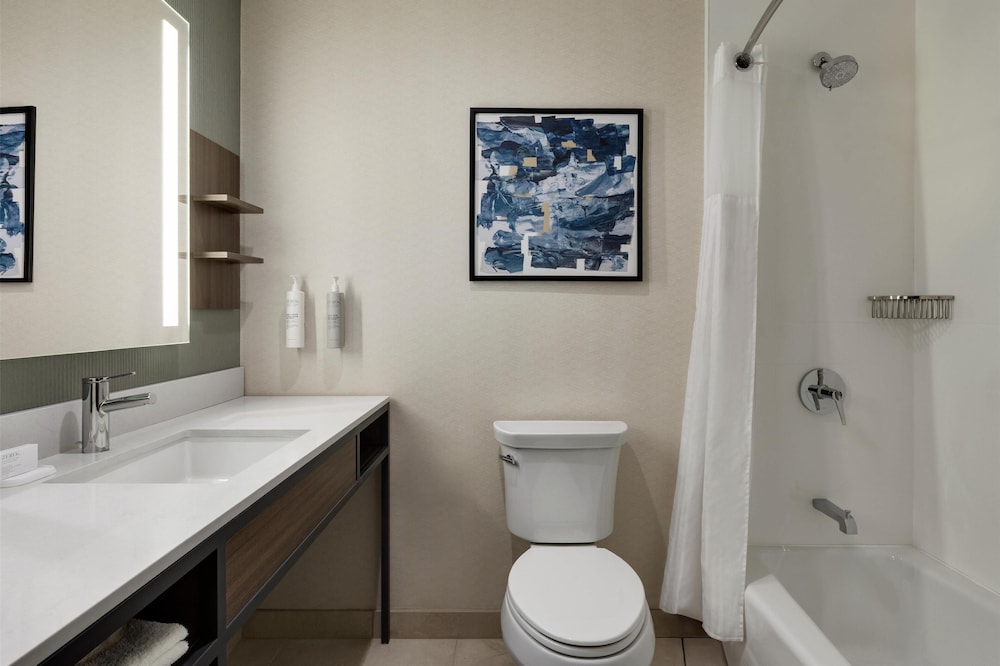 Hilton Garden Inn Riverhead - photo 23