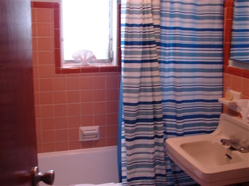 Traveler Motel - photo 9