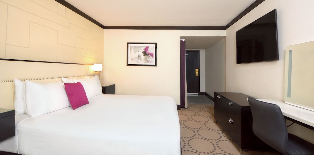 Harrah s Laughlin A Caesars Rewards Destination - photo 13