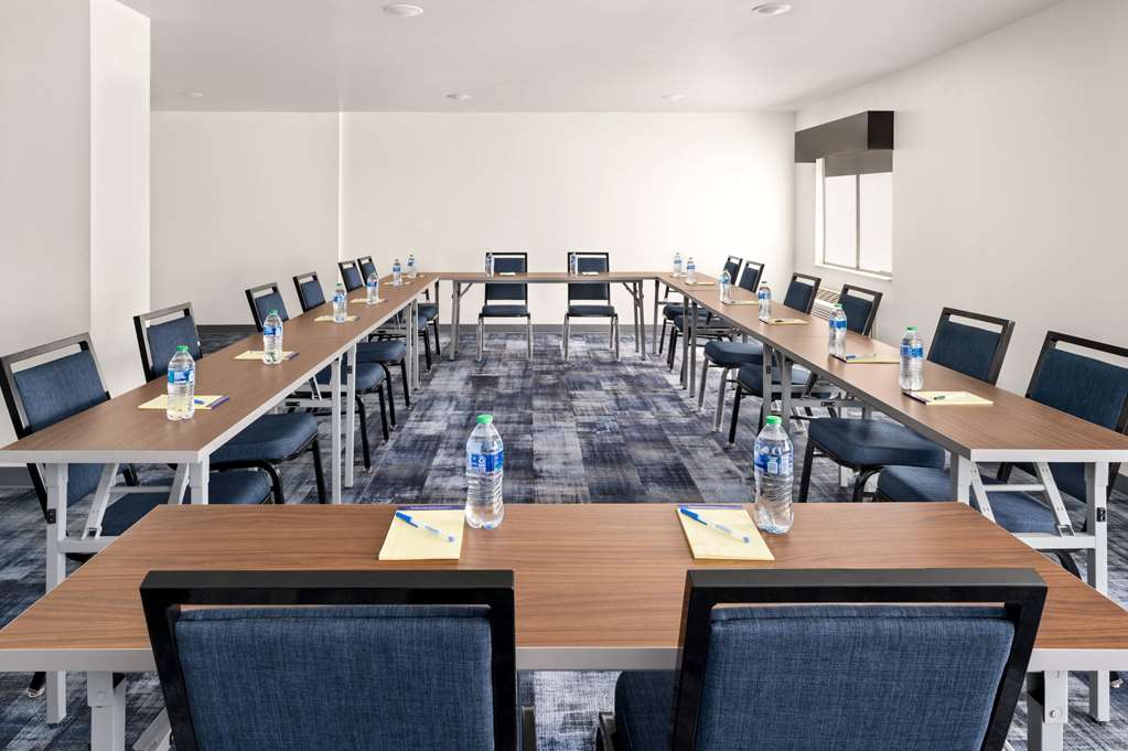 La Quinta Inn by Wyndham Columbus Dublin - photo 37