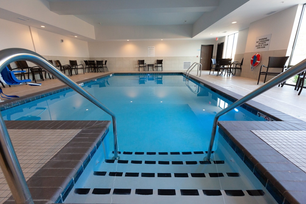 Holiday Inn Express & Suites Kingfisher by IHG - photo 7