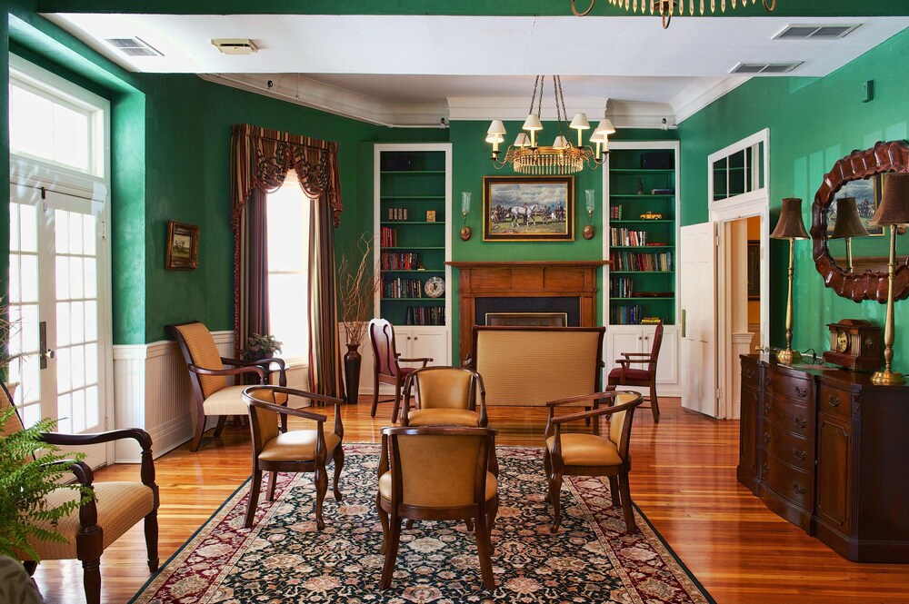 Green Park Inn - photo 20