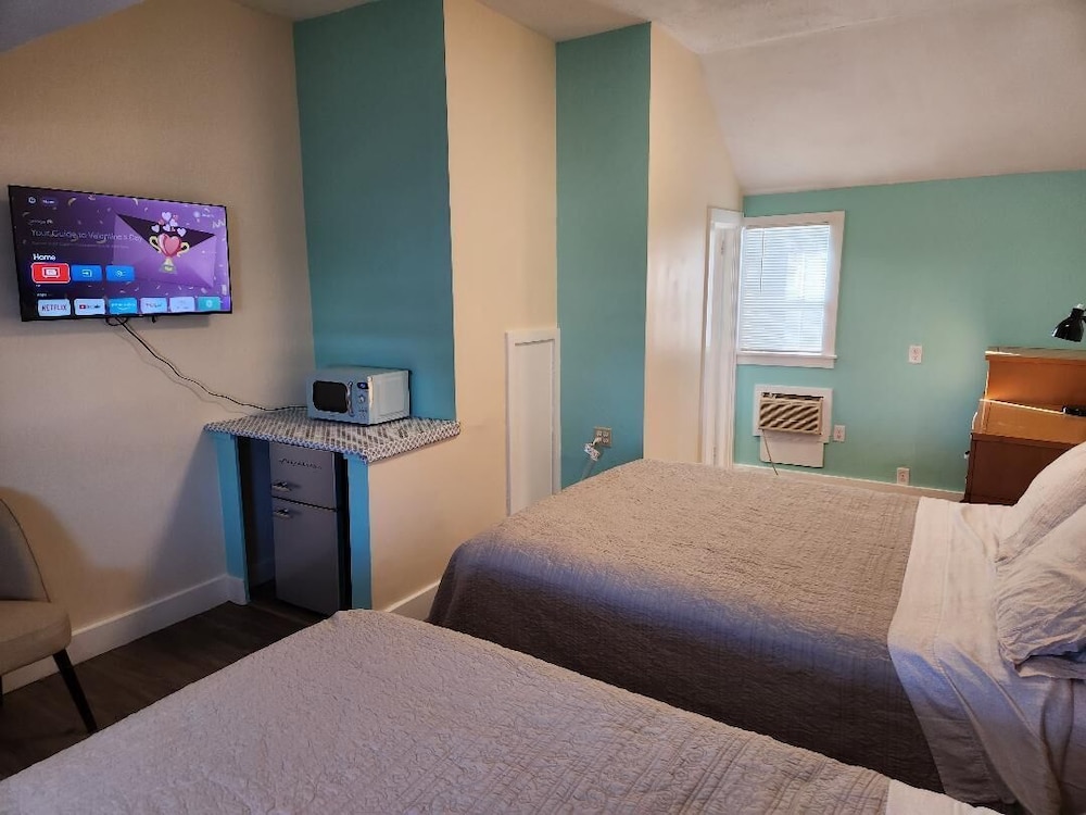 Jonathan Edwards Motel - photo 14