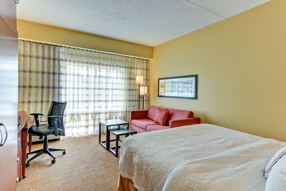 Courtyard by Marriott Bridgeport Clarksburg - photo 7