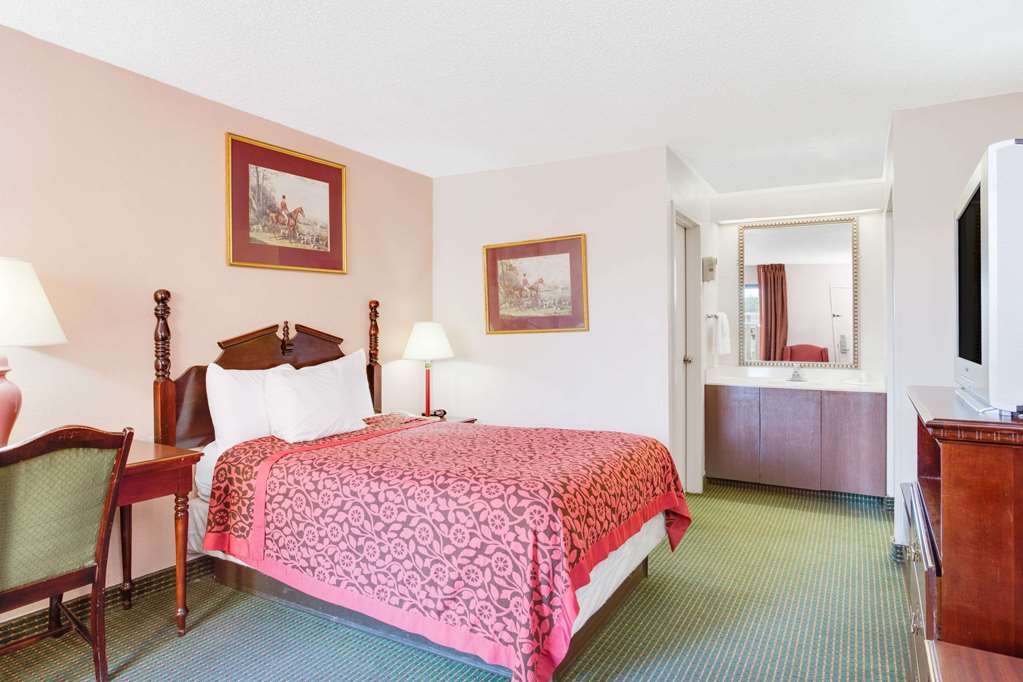 Days Inn by Wyndham Greenville MS - photo 25