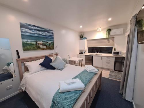 Lexs Guesthouse — 4-Star Luxury Hotel in Gisborne, New Zealand