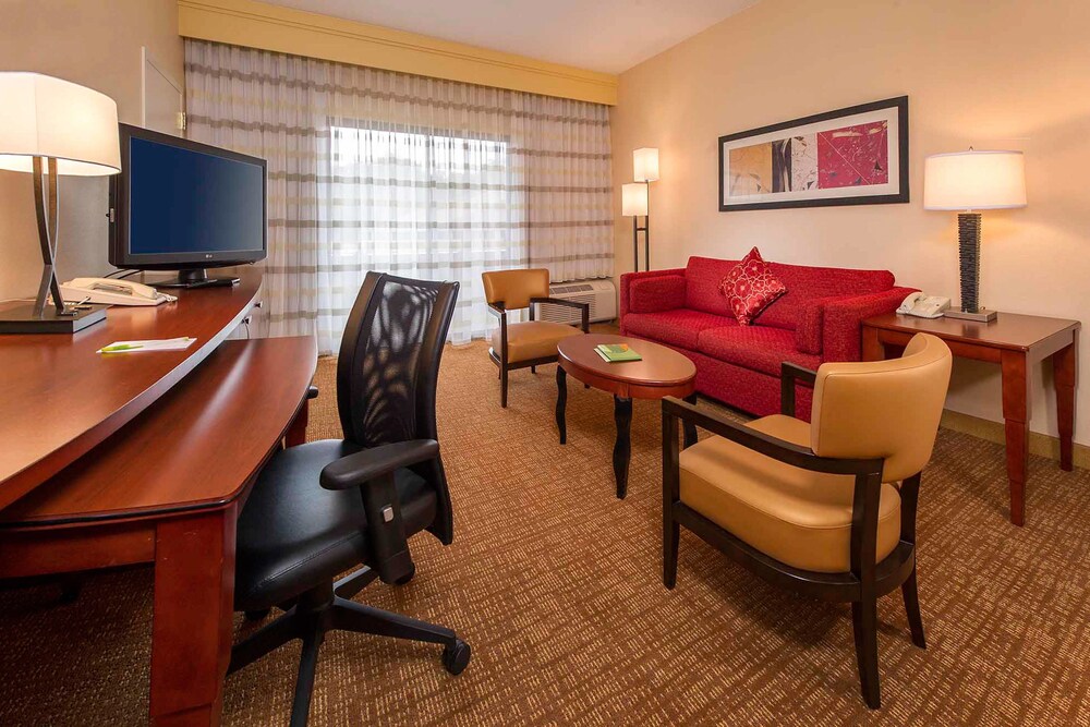 Courtyard by Marriott Raleigh Midtown - photo 8