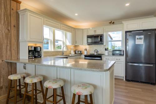Yorkshire by Oak Island Accommodations - photo 7