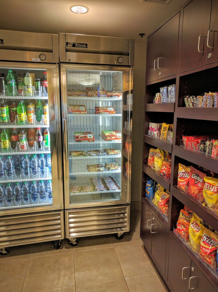 Holiday Inn Express Hotel & Suites Merced by IHG - photo 35