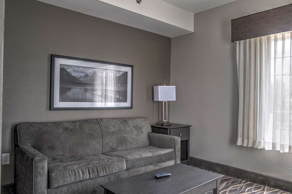 Best Western Plus Kalispell Glacier Park West Hotel & Suites - photo 22