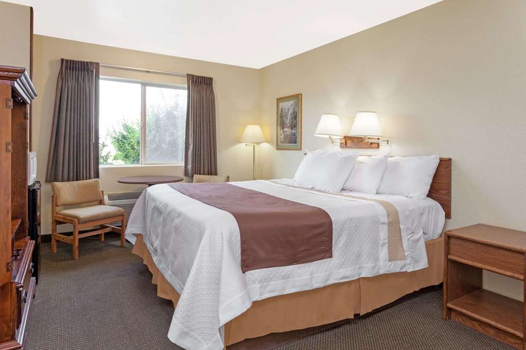 Days Inn by Wyndham Missoula Airport - photo 9