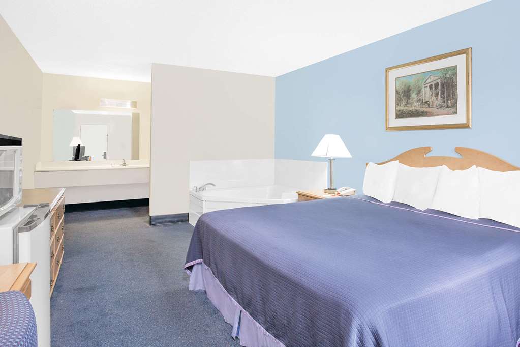 Howard Johnson by Wyndham Staunton - photo 36
