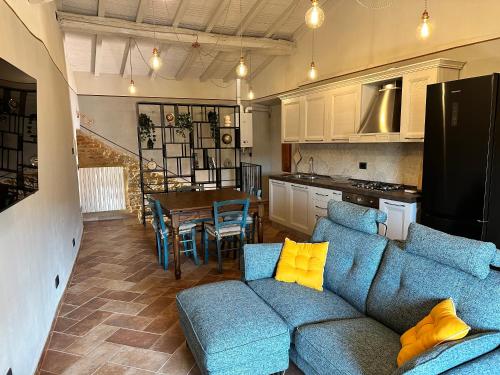 Residenza Le Mura — 4-Star Luxury Hotel in Montescudaio, Italy