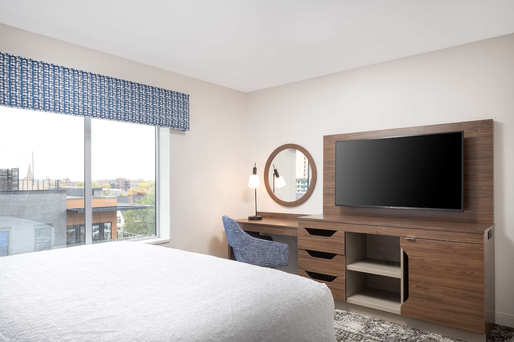 Hampton Inn & Suites by Hilton Rochester Downtown - photo 16