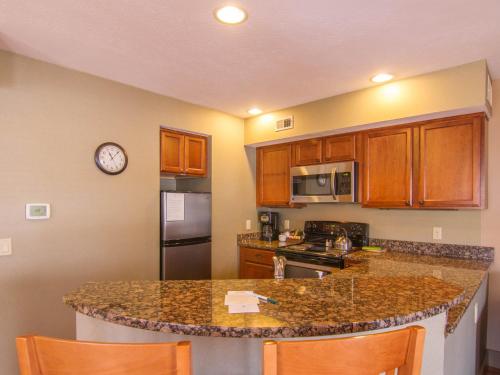 Spacious 2 Bed At Crystal Mountain Resort 2 Bedroom Condo by Redawning - photo 16