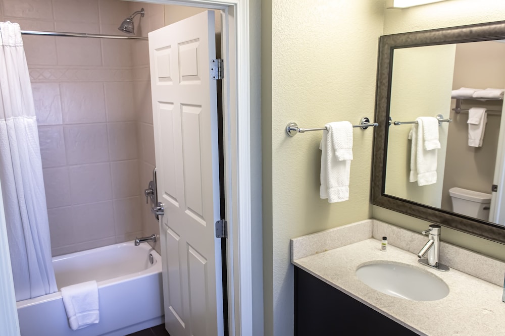 Staybridge Suites Minot by IHG - photo 34