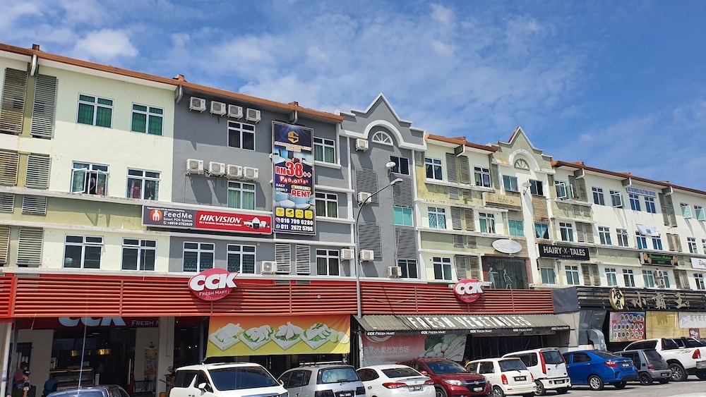 Oyo 90789 Stutong Point — Kuching