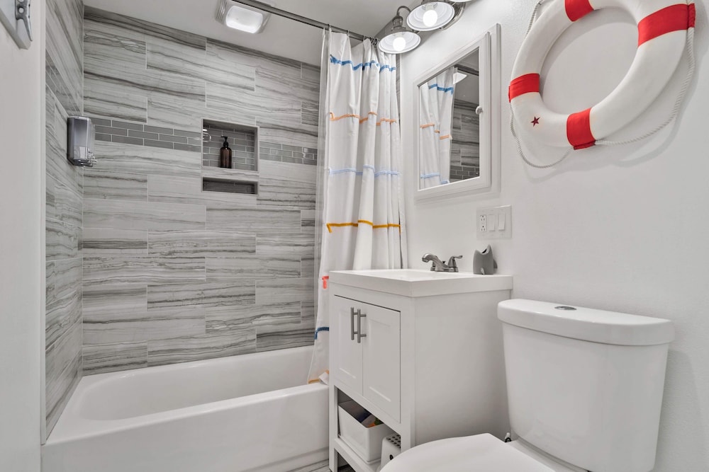 172 Woodland Ave in Cocoa Beach, United States