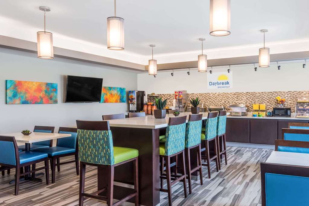 Days Inn & Suites by Wyndham Katy - photo 14