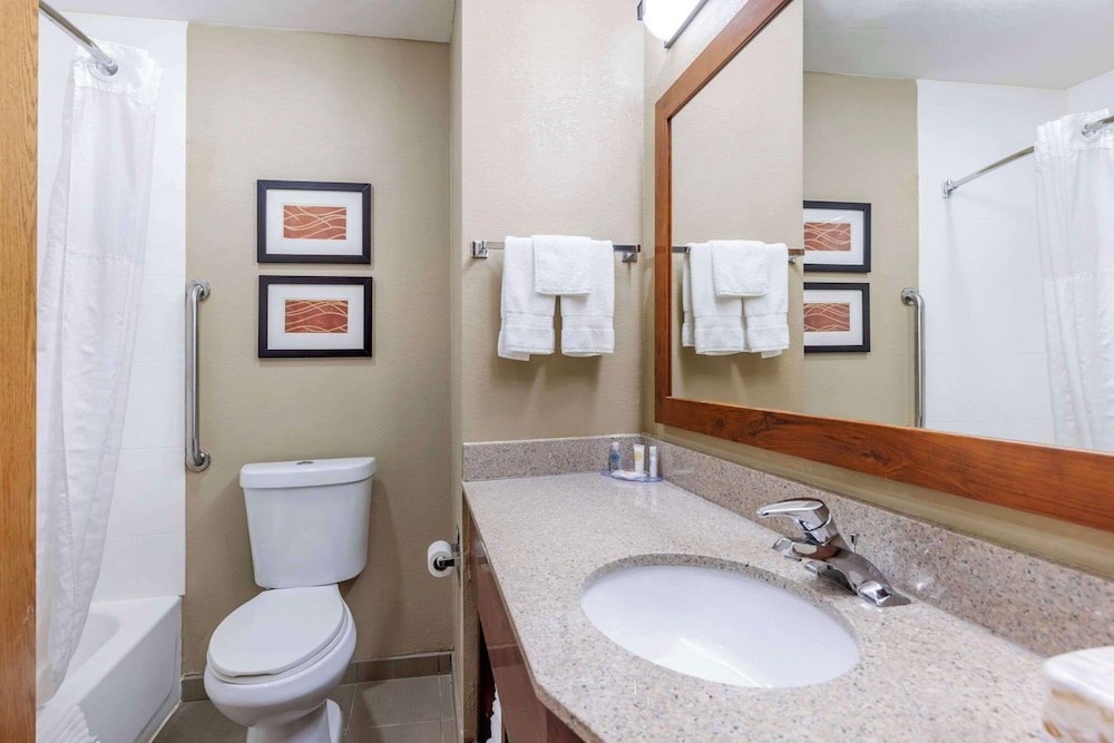 Grain Valley Inn Kansas City - photo 16