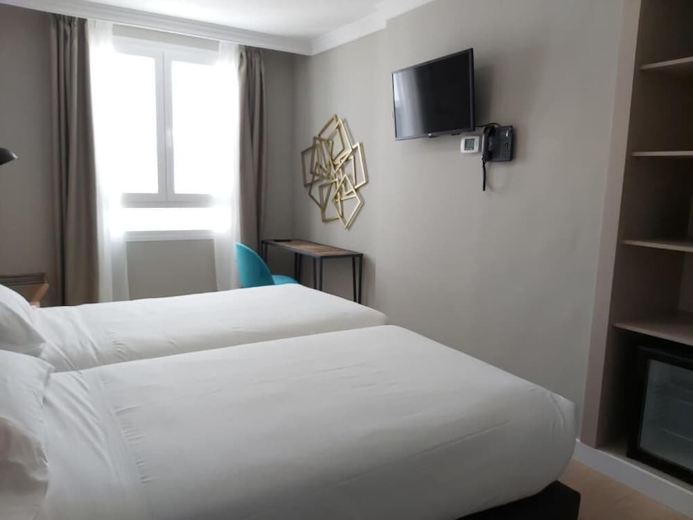 Micampus Burgos Centro — 4-Star Luxury Hotel in Burgos, Spain