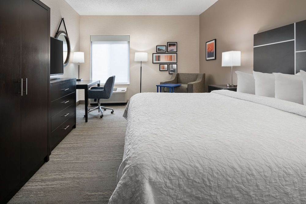 Hampton Inn Loveland - photo 8