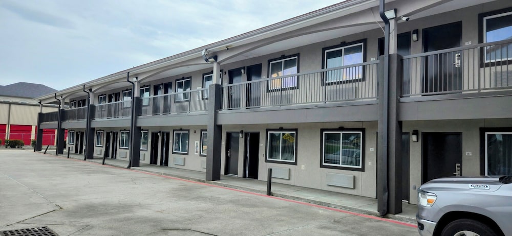 Super 8 Houston East Channelview Area - photo 6
