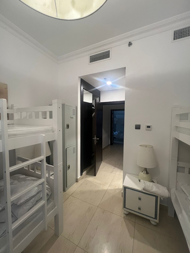 Bluewaters Islands Hostel — 5-Star Luxury Hotel in Dubai, United Arab Emirates