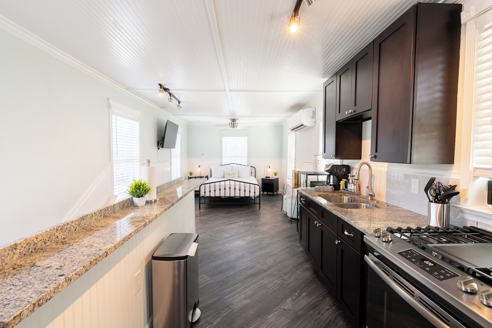 Depot Village - photo 16